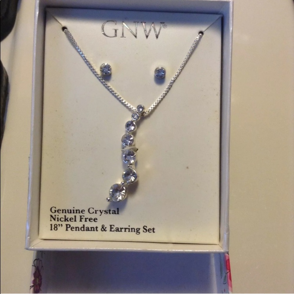 GNW Genuine Crystal Necklace & Earring Set